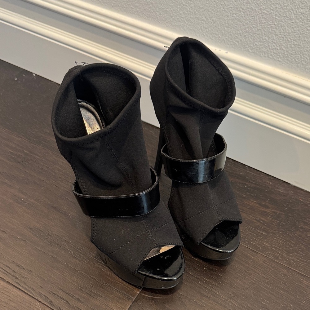 Chinese Laundry Black Peep-Toe Heels